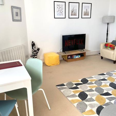 Sea View Family Stay By Beach Gym & Parking Bournemouth Kültér fotó