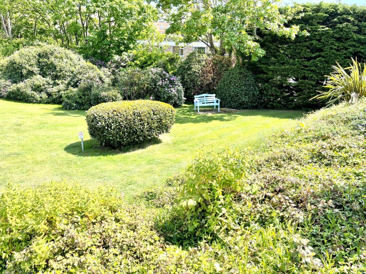 Sea View Family Stay By Beach Gym & Parking Bournemouth Kültér fotó
