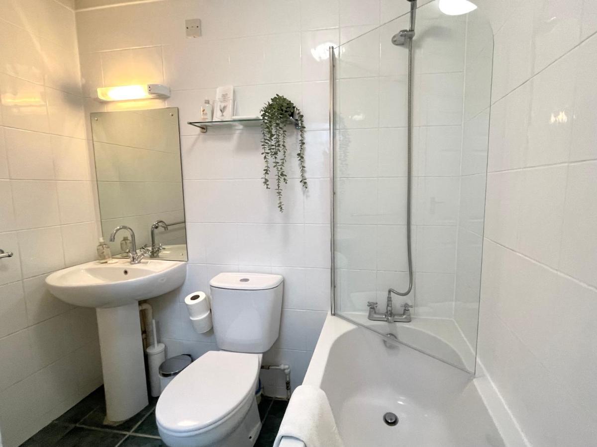 Sea View Family Stay By Beach Gym & Parking Bournemouth Kültér fotó