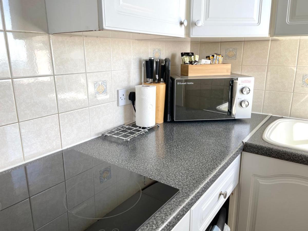 Sea View Family Stay By Beach Gym & Parking Bournemouth Kültér fotó
