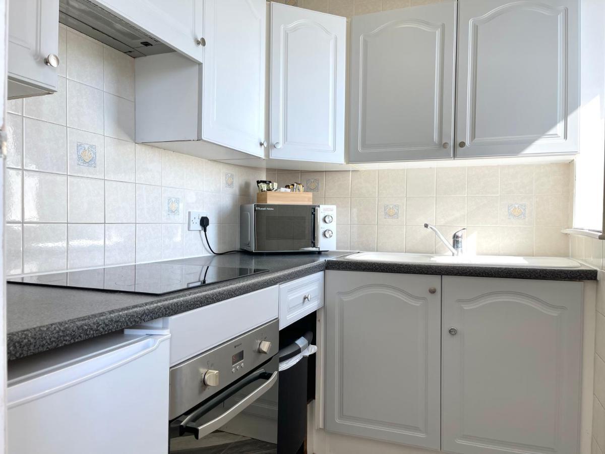 Sea View Family Stay By Beach Gym & Parking Bournemouth Kültér fotó